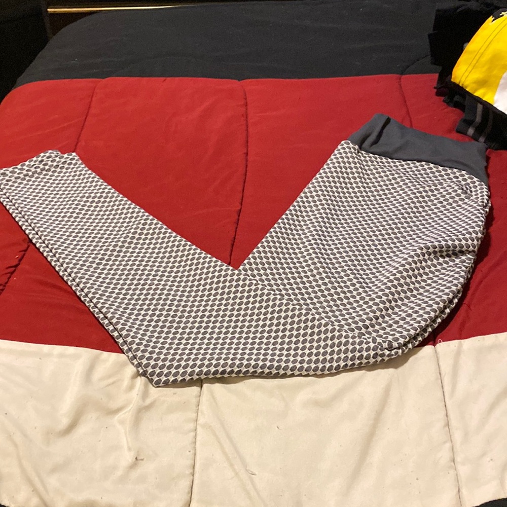 Women’s athletic leggings